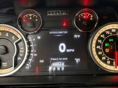 Used 2018 RAM 2500 Laramie w/ Sport Appearance Group AWD/4WD image 12