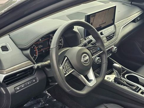 Used 2024 Nissan Altima 2.5 SL FWD image 16