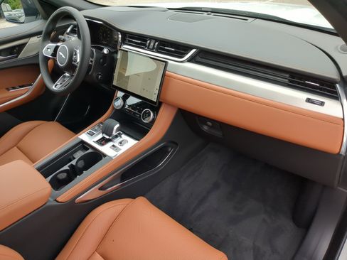 New 2026 Jaguar F-PACE R-Dynamic S image 13