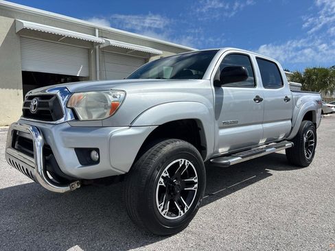 Used 2012 Toyota Tacoma PreRunner w/ TRD Off-Road Pkg image 2