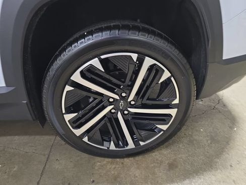 New 2026 Chevrolet Equinox RS w/ Convenience Package III FWD image 36