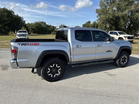 Used 2022 Toyota Tacoma TRD Off-Road image 8