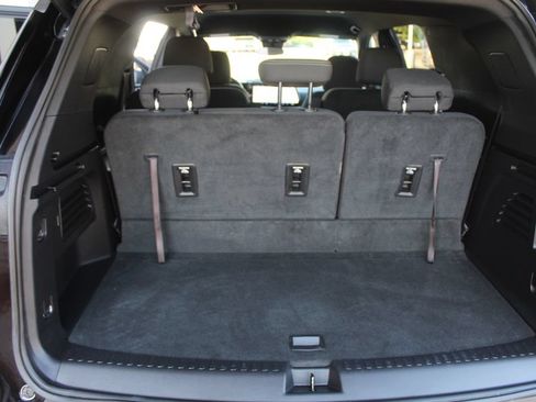 Used 2025 Chevrolet Traverse LT w/ Driver Confidence Package FWD image 28