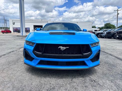 Used 2025 Ford Mustang GT Premium RWD image 2