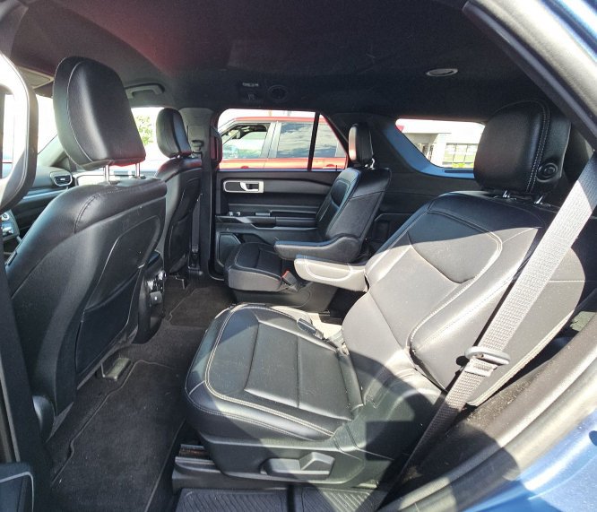Used 2020 Ford Explorer XLT w/ Equipment Group 202A RWD image 7