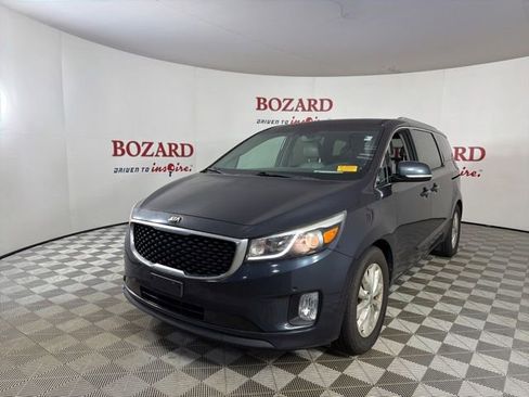 Used 2017 Kia Sedona EX FWD image 4