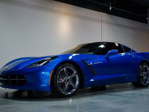 Used 2014 Chevrolet Corvette 2dr Z51 Coupe w/ 3LT Preferred Equipment Group image 3
