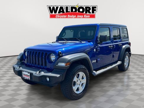Used 2018 Jeep Wrangler Unlimited Sport S AWD/4WD image 3