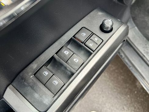 Used 2020 Toyota Tacoma TRD Off-Road image 12