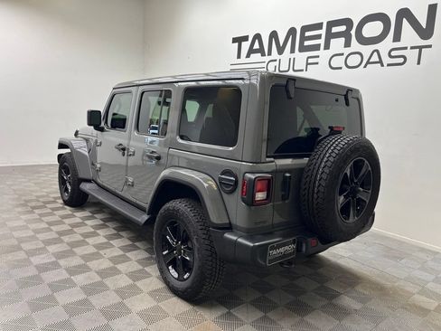 Used 2022 Jeep Wrangler Unlimited Sahara AWD/4WD image 8