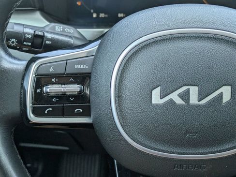 Used 2023 Kia Sorento SX FWD image 19