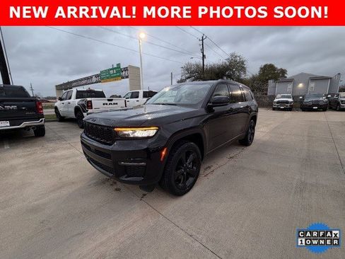 Used 2023 Jeep Grand Cherokee L Limited w/ Black Appearance Package image 2