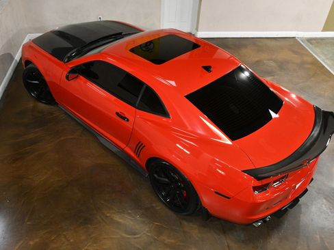 Used 2013 Chevrolet Camaro SS w/ SS Performance Package image 76
