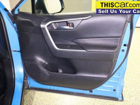 Used 2019 Toyota RAV4 XLE Premium FWD image 35