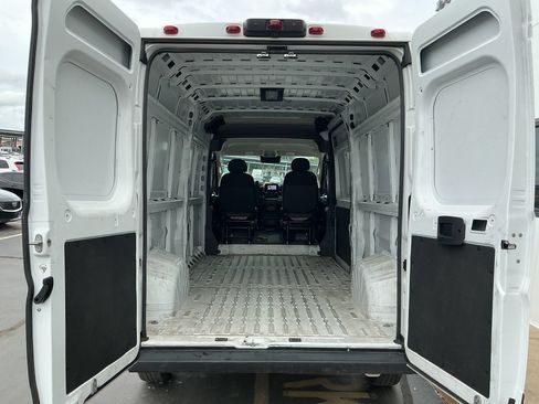 Used 2025 RAM ProMaster 2500 w/ Convenience Group FWD image 24