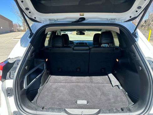 Used 2018 Jeep Cherokee Latitude Plus image 29