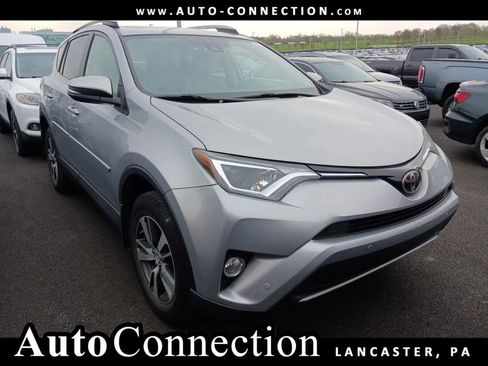 Used 2017 Toyota RAV4 XLE AWD/4WD image 1