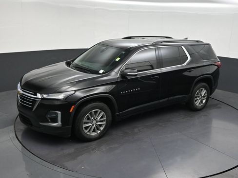 Used 2023 Chevrolet Traverse LT FWD image 16