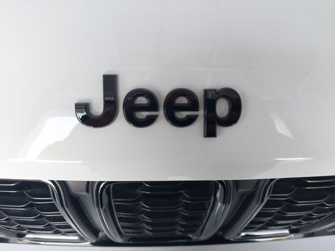 Used 2024 Jeep Grand Cherokee L Altitude AWD/4WD image 31