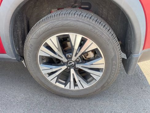 Used 2023 Nissan Rogue SV FWD image 11
