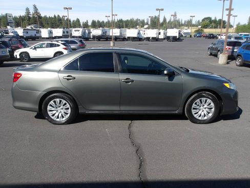Used 2012 Toyota Camry LE FWD image 6