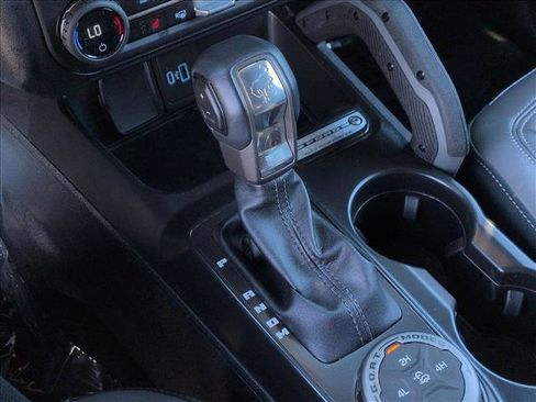 Used 2024 Ford Bronco Outer Banks image 12