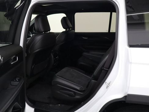 Used 2024 Jeep Grand Cherokee L Altitude AWD/4WD image 27