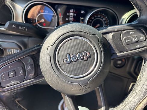 Used 2021 Jeep Wrangler Sport S image 3