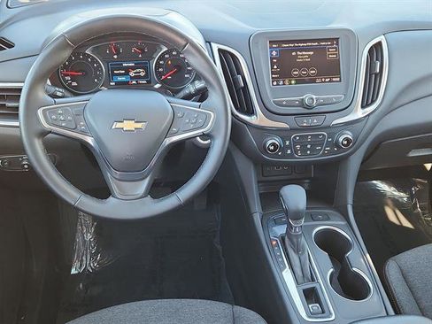 Used 2024 Chevrolet Equinox LT image 11