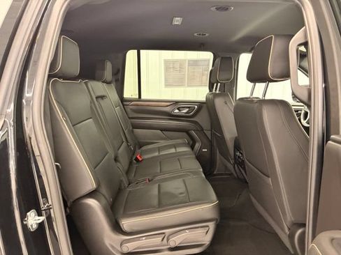 Used 2024 Chevrolet Suburban Premier AWD/4WD image 9