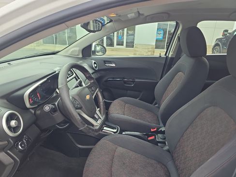 Used 2017 Chevrolet Sonic LT FWD image 10