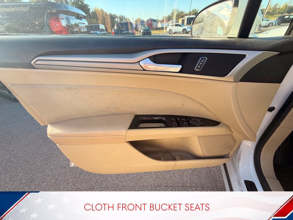 Used 2014 Ford Fusion SE FWD image 11