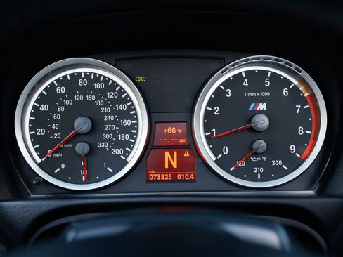 Used 2013 BMW M3 Convertible image 32