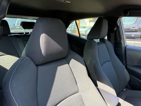 Used 2022 Toyota Corolla Hatchback image 9