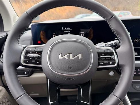New 2026 Kia Carnival FWD image 16
