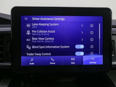 Used 2020 Ford Explorer XLT w/ Equipment Group 202A AWD/4WD image 24