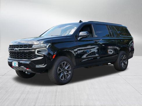 Used 2022 Chevrolet Suburban Z71 w/ Z71 Off-Road Package AWD/4WD image 3