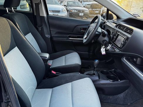 Used 2016 Toyota Prius C Two image 33