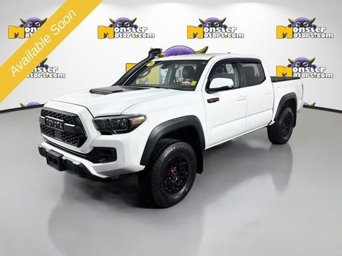 Used 2019 Toyota Tacoma TRD Off-Road AWD/4WD image 1