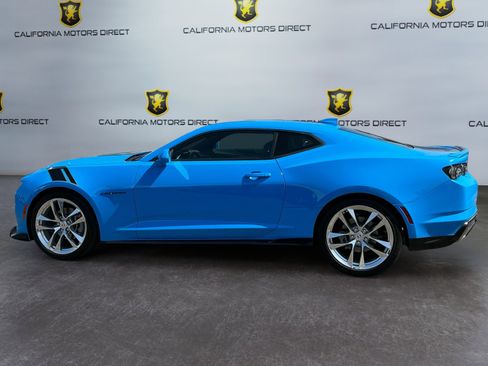 Used 2022 Chevrolet Camaro LT w/ Design Package 2 RWD image 8