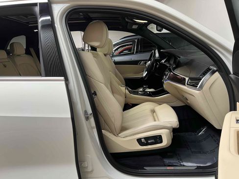 Used 2019 BMW X5 xDrive40i w/ Convenience Package AWD/4WD image 19
