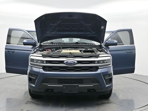 Used 2022 Ford Expedition XLT image 40
