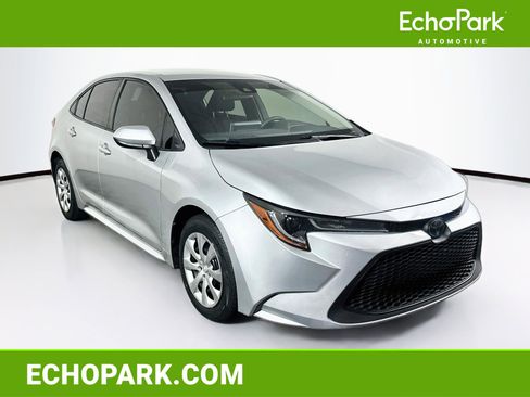 Used 2020 Toyota Corolla LE FWD image 1