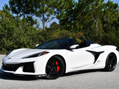Used 2024 Chevrolet Corvette E-Ray Convertible w/ 3LZ AWD/4WD image 24