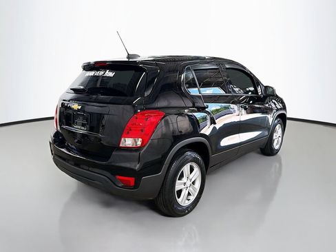 Used 2020 Chevrolet Trax LS w/ Tint and Cruise Package FWD image 9
