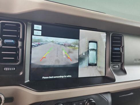 Used 2022 Ford Bronco Wildtrak image 28