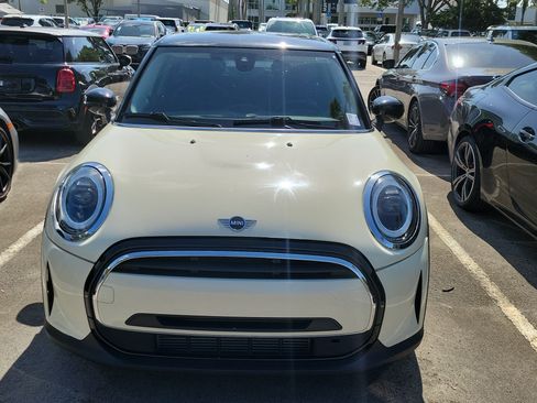 Used 2023 MINI Cooper 4-Door Hardtop FWD image 2