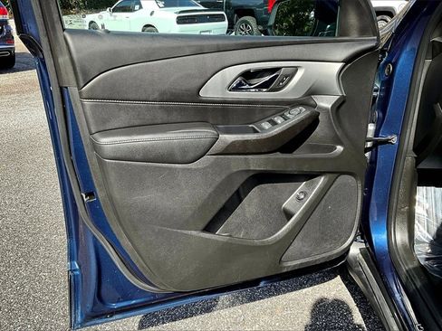 Certified 2022 Chevrolet Traverse LT image 18