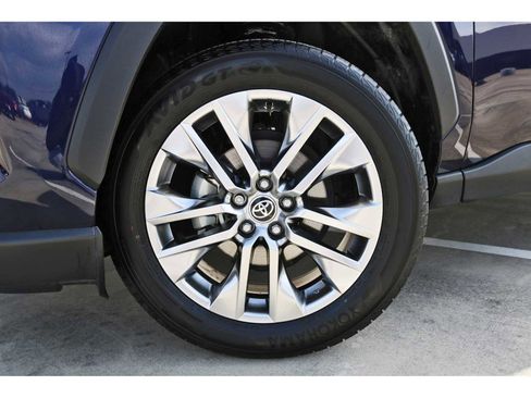 Used 2025 Toyota RAV4 Limited image 30