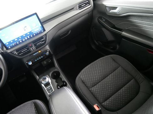 Used 2026 Ford Escape Active w/ Active Premium Tech Pack AWD/4WD image 11